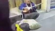 Zorla Alkış İsteyen Amca
