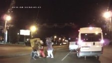 Rusya'da Çizgi Film Karakterleriyle Trafik Kavgası