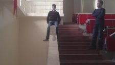 Kıç Üstünde Kayarak Mermer Kırmak