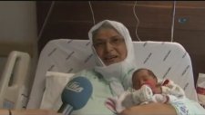 54 Yaşında Anne Olan Kadın