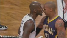 Kevin Garnett'in Rakibi Tahrik Ederek Teknik Faul Kapması