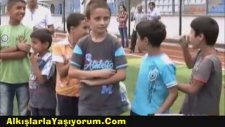 Hakkari'de Siyahi Futbolcu Heyecanı