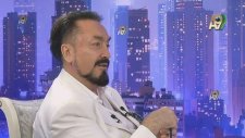 Sayın Adnan Oktar cezaevinde kendisine ilaç verildiği iddiasına cevap veriyor.