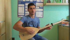 Tolga Boztepe - HELE BAKIN KIM GELMIŞ Tolga Boztepe - HELE BAKIN KIM GELMIŞ
