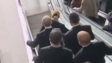 Kemal Kılıçdaroğlu'nun Yürüyen Merdivenle İmtihanı
