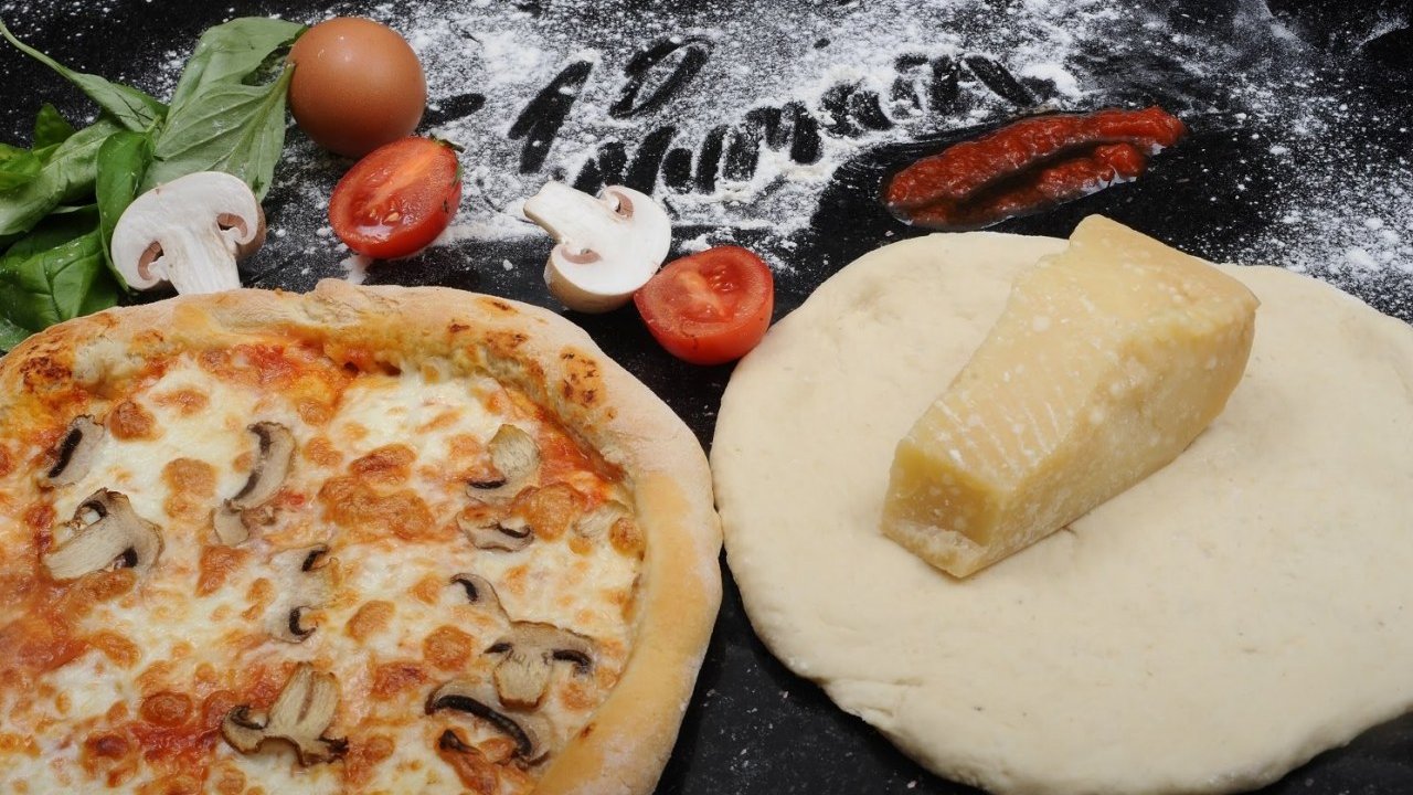 Orjinal İtalyan pizza tarifi Orjinal İtalyan pizza tarifi
