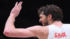 Pau Gasol'dan enfes smaç