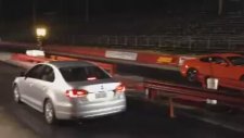 Jetta'nın Mustang Karşısında Hunharca Ezilmesi