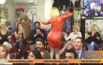 Beyza Bayraktar'dan Kırmızı Mini Elbise ile Dans Performansı
