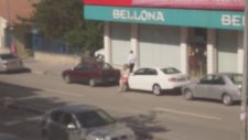 DİKMEN CADDESİNDE MÜŞTERİ KOVALAYAN ESKORT KIZLAR