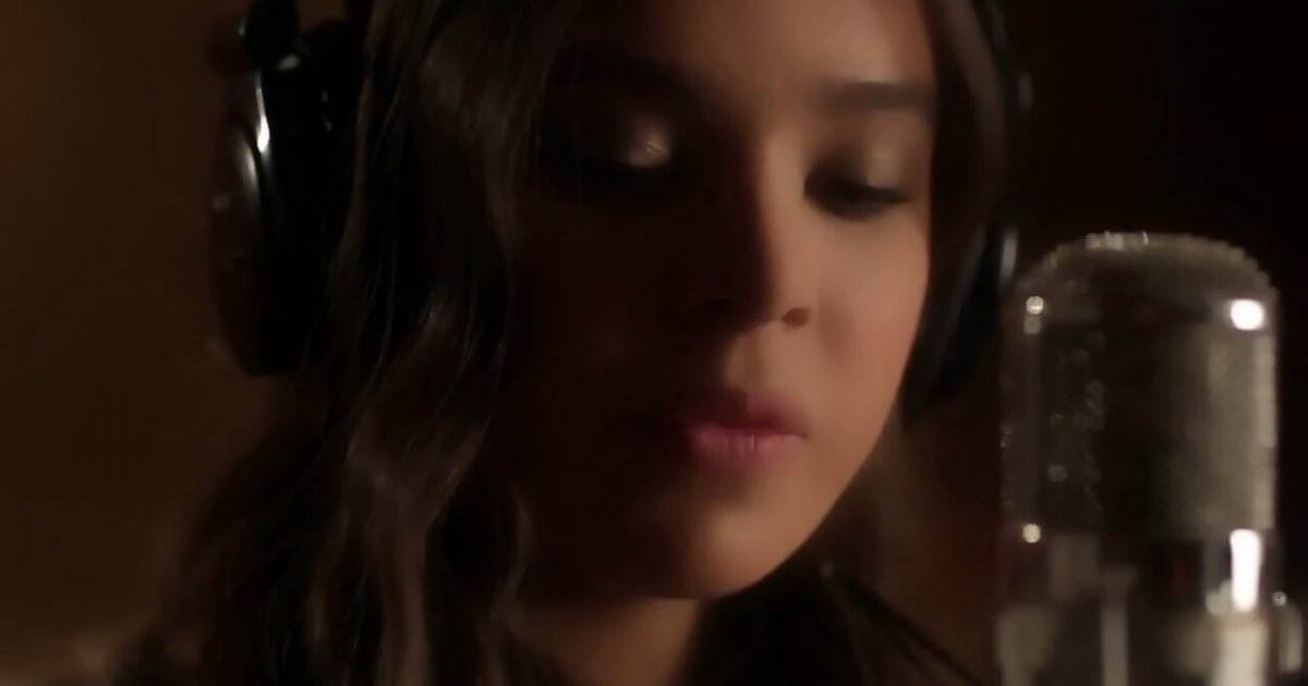 Hailee Steinfeld Flashlight Dinle