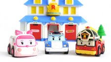 Robocar Poli Arabalar - Kurtarma merkezinde Ambulans Amber ve İtfaiyeci Roy ile beraber