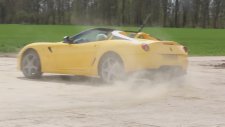 Ferrari İle Giderken Atış Talimi Yapmak