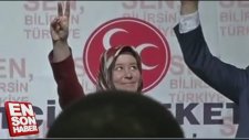 Bozkurt İşareti Yapmakta Zorlanan Hanfendi
