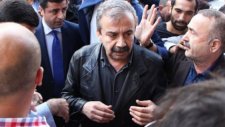 Sırrı Süreyya Önder Polisi Tartakladı