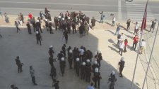 Adliye Önünde Avukatlara Polis Müdahalesi