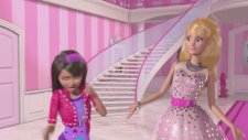 Barbie - Kaldırım Defilesi (70. Bölüm)