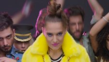 Demet Akalın - Çalkala