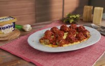 PATATES PÜRELİ VE FINDIKLI TAVUK KÖFTESİ