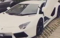 Arapların beğenmediği Arabaya Bak Laan ! VİNE