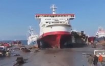 Türkiyede Tershaneye Dalan Gemi !!!
