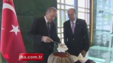 Erdoğan'ın Muhtarlara Balkabağından Aşure Servis Etmesi