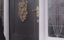 Non bussate a questa porta - İlginç Kapı Şakası