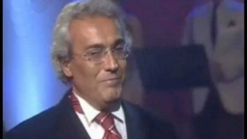 İsmail Olgay - Çiçeklerin Gülüyor Sevincinden İsmail Olgay - Çiçeklerin Gülüyor Sevincinden