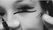 1 Dakikada Eyeliner Çekin