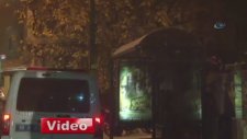 Camii Bahçesinde İçki Alemi Yapan Gençler
