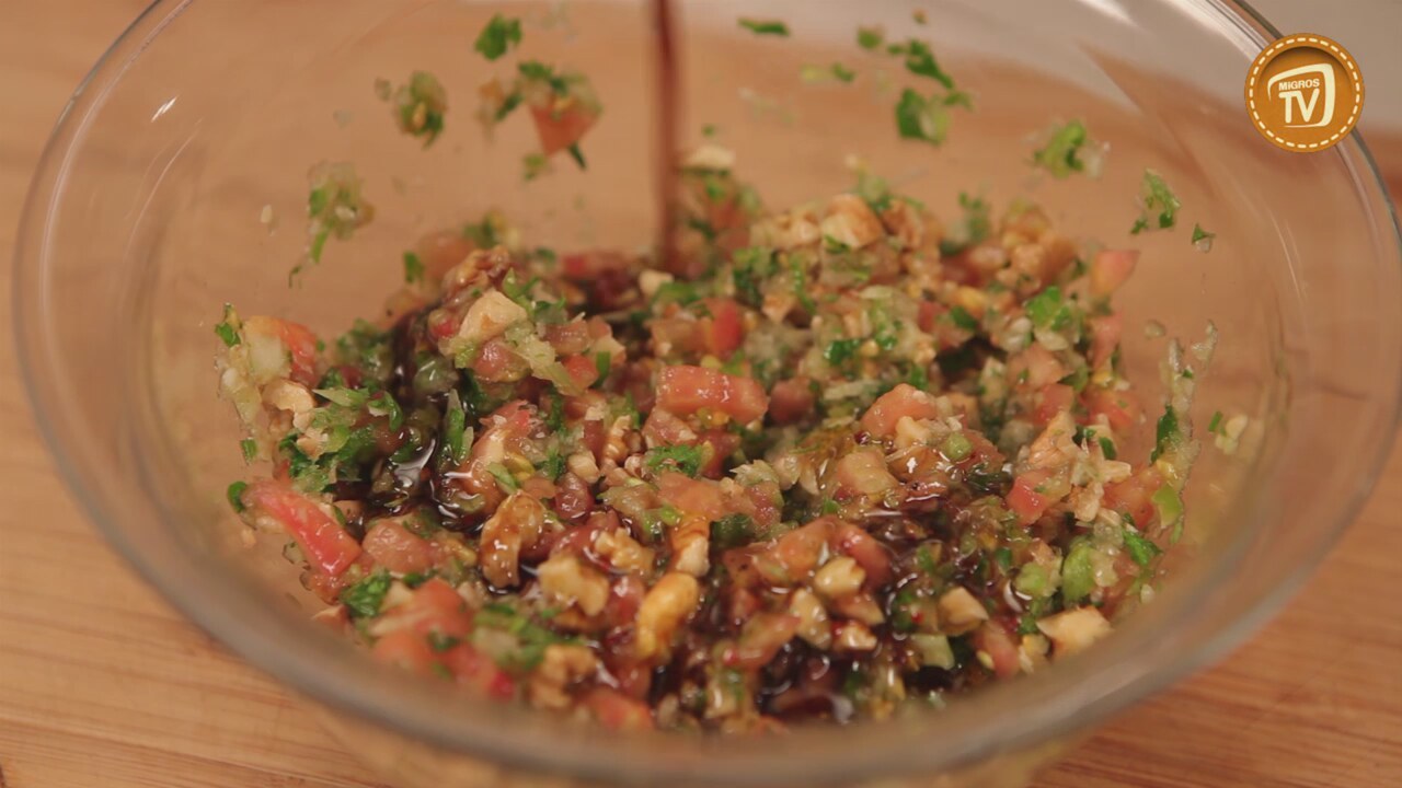 Gavur Dağı Salatası Tarifi Gavur Dağı Salatası Tarifi
