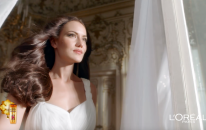 Fahriye Evcen - La Vie En Rose