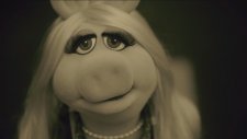 The Muppets - Miss Piggy’nin Adele “hello” Cover’ı