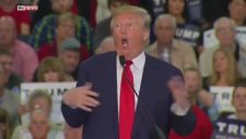 Donald Trump Engelli Muhabirle Alay Etti
