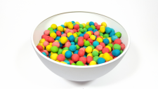 Play-Doh Oyun Hamurundan Renkli Topların Arasına Saklanmış Çizgi Film Kahramanlarının Oyuncakları