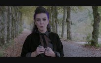 Model - Sarı Kurdeleler