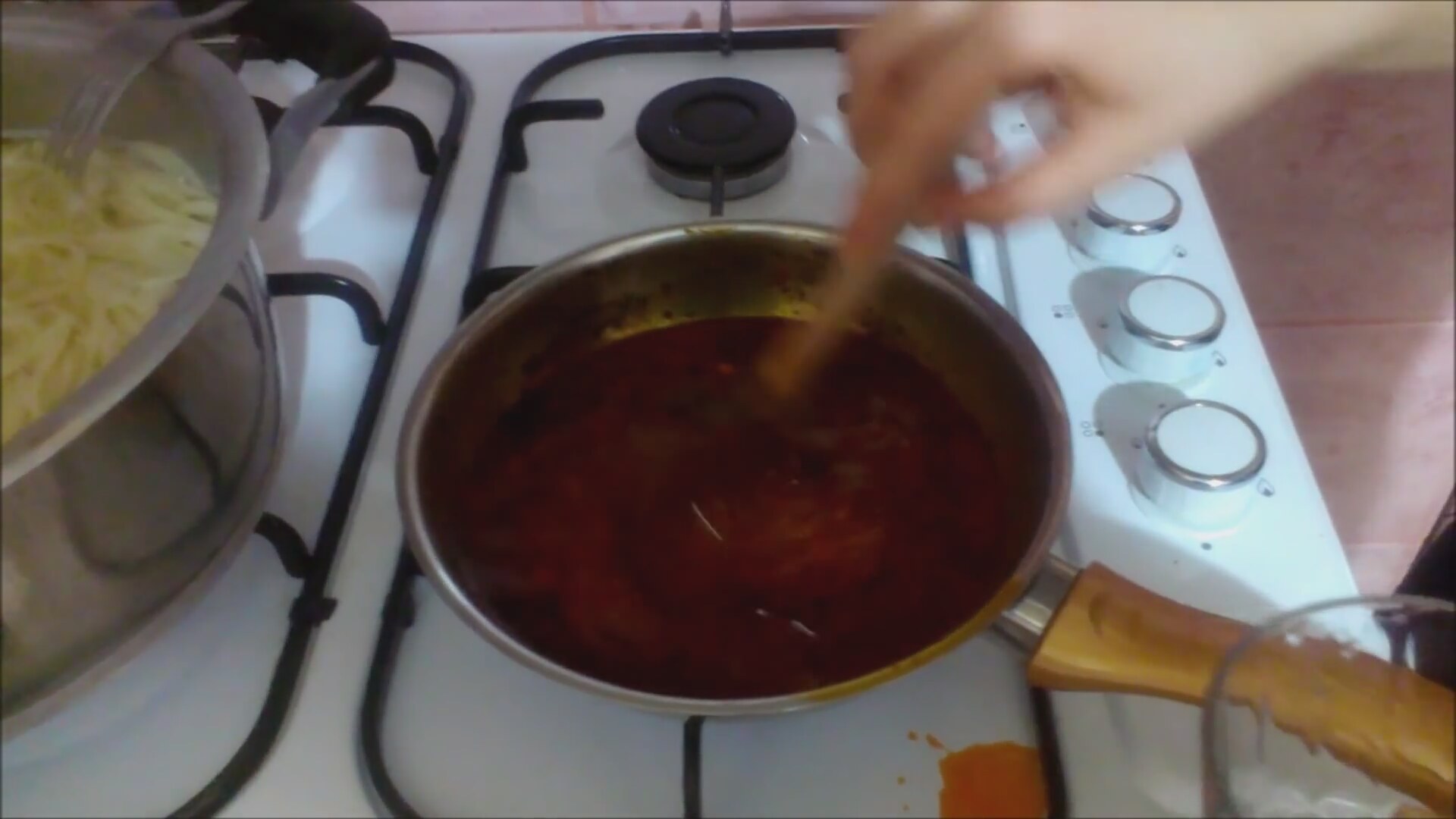 Salçalı Spagetti Tarifi Videosu Salçalı Spagetti Tarifi Videosu