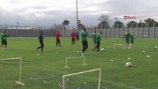 Bursaspor, Ersel Uzgur'la ilk antrenmanını yaptıZiraat Türkiye Kupası 3'üncü Turu'nda Salı günü Utaş