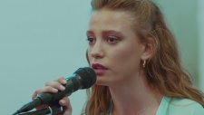 Serenay Sarıkaya - Çağatay Ulusoy | Beni Benimle Bırak Giderken - Düet