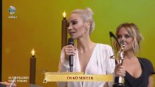 En İyi Sunucu Öykü Serter & İlker Ayrık (Altın Kelebek)