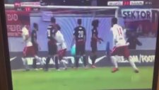 Atınç Nukan'dan harika kafa golü