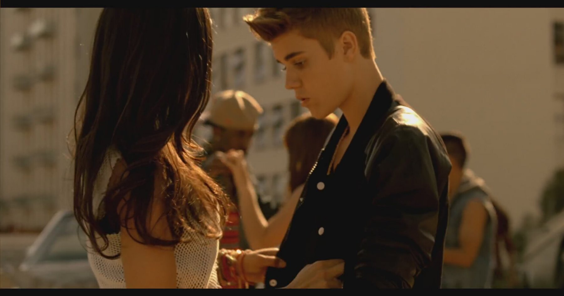 Official video 2012. Джастин Бибер boyfriend. Джастин Бибер бойфренд. Клип boyfriend Justin Bieber. Boyfriend Джастин Бибер в 13.