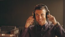 Ritm Tutarak Jingle Bells Müziği Yapan Cristiano Ronaldo