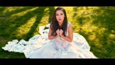 Tuğba Yurt - Aklımda Sorular Var (Yeni Klip)
