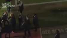 Başkan menajeri tekmeledi