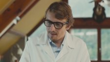 Un Village Presque Parfait (2014) Fragman