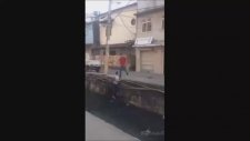 Boka Püsüre Bata Çıka Kavga Etmek ( 18)