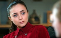 Güllerin Savaşı 65. Bölüm - Gülru'nun hırstan gözü dönüyor!