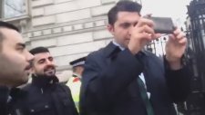 Londra'da Davutoğlu'nun Korumasına Sataşan Türk