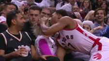 Kyle Lowry'den bayan taraftara öpücük!